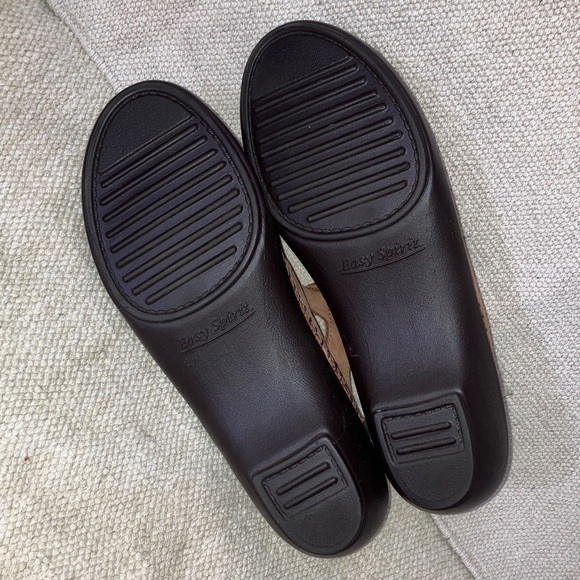 Easy Spirit women’s size 10 (fits like. 9.5 in my opinion) Tan Leather Sandals - Picture 6 of 16